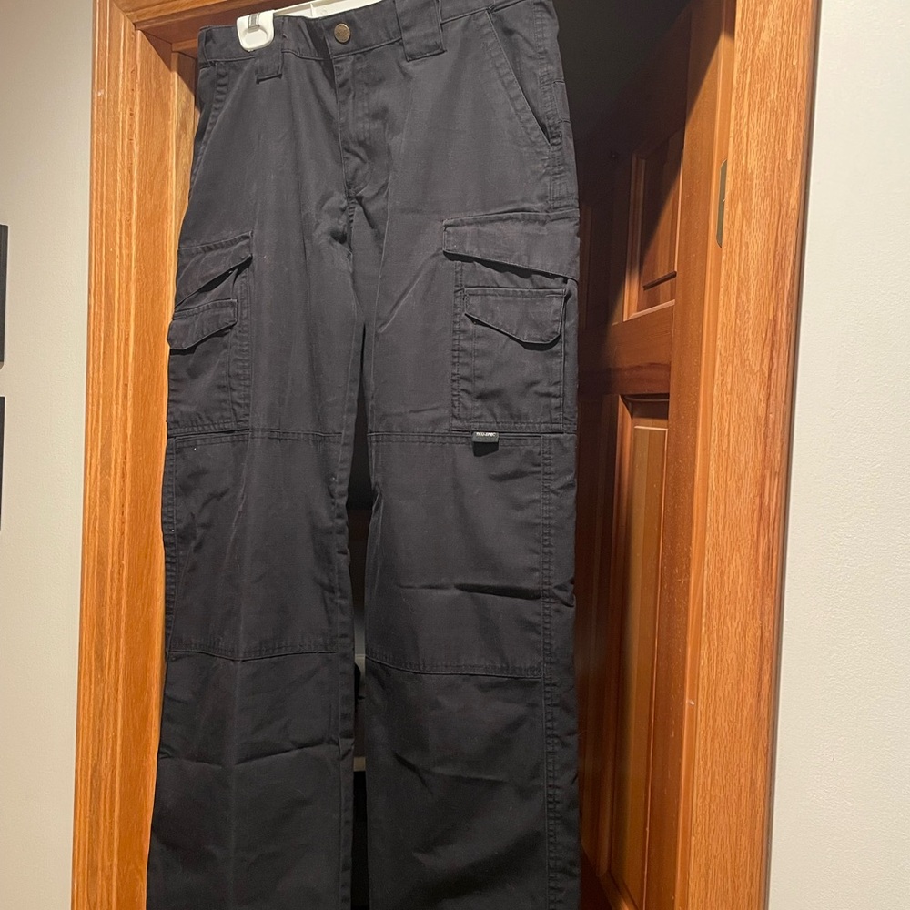 Black Cargo Pants- Women’s 6